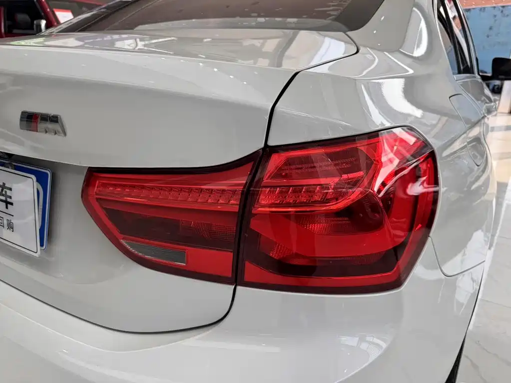 BMW 1 Series 2018 — фото 3