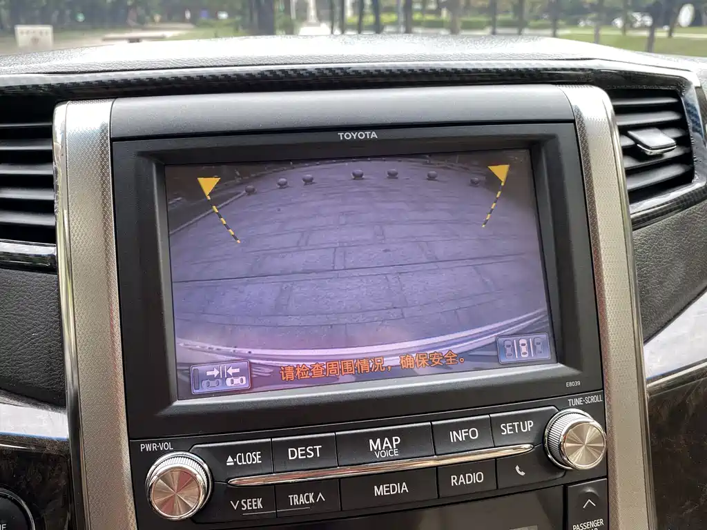 Toyota Alphard 2012 — фото 22