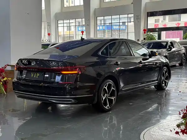 Volkswagen Passat 2023