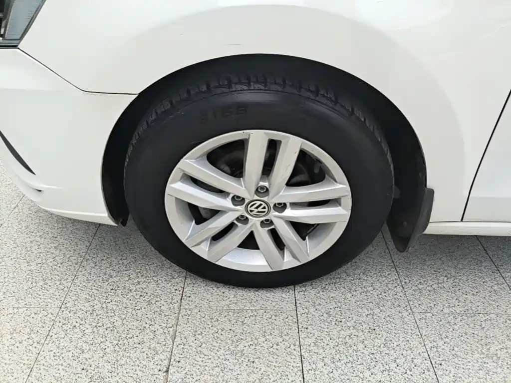 Volkswagen Jetta 2018 — фото 23
