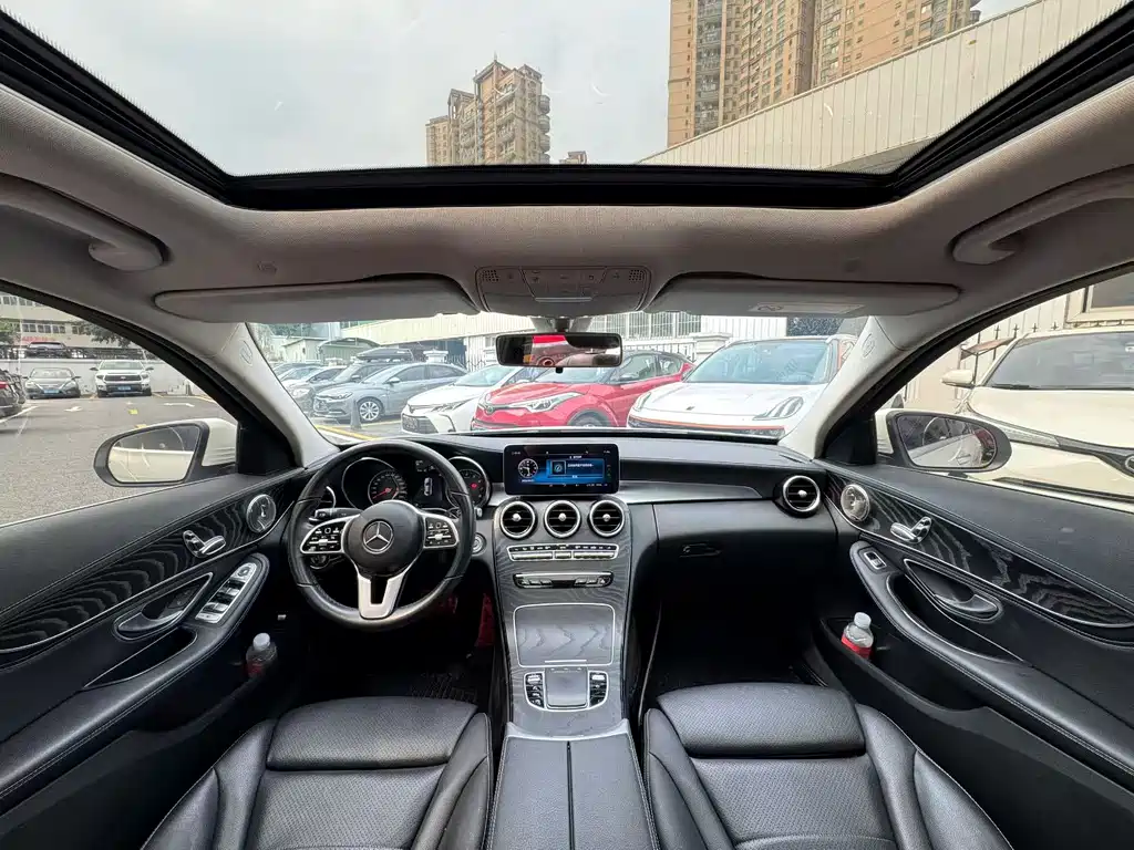 Mercedes-Benz C-Class 2019 — фото 17