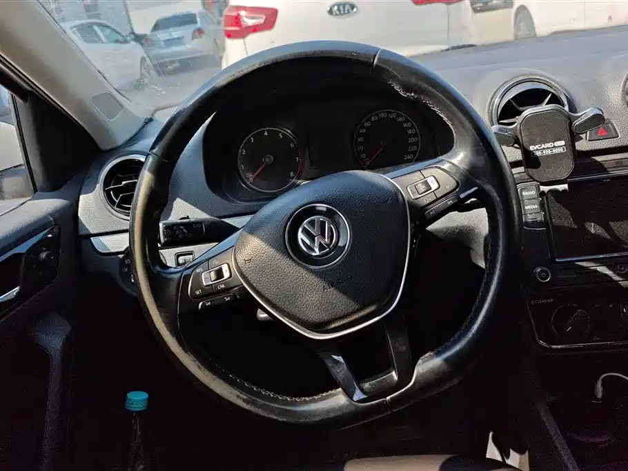 Volkswagen Jetta 2018 — фото 15
