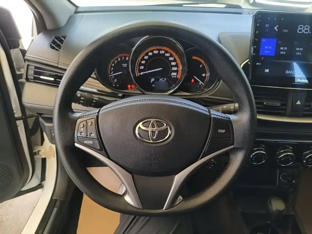 Toyota Yaris L 2022