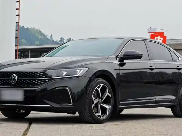 Volkswagen Passat 2025