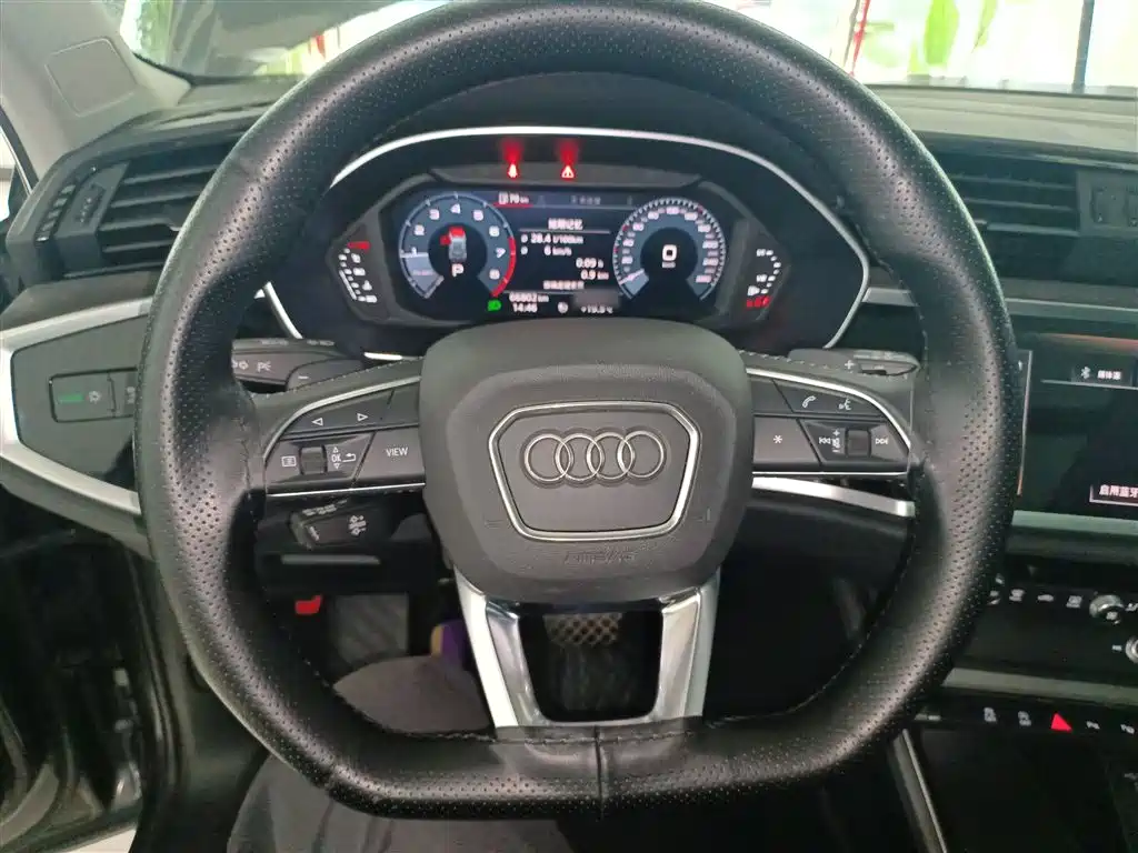 Audi Q3 2021 — фото 11