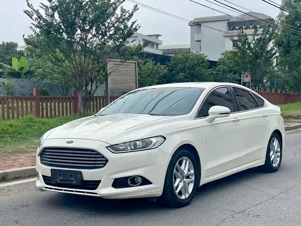 Ford Mondeo 2015 — фото 1