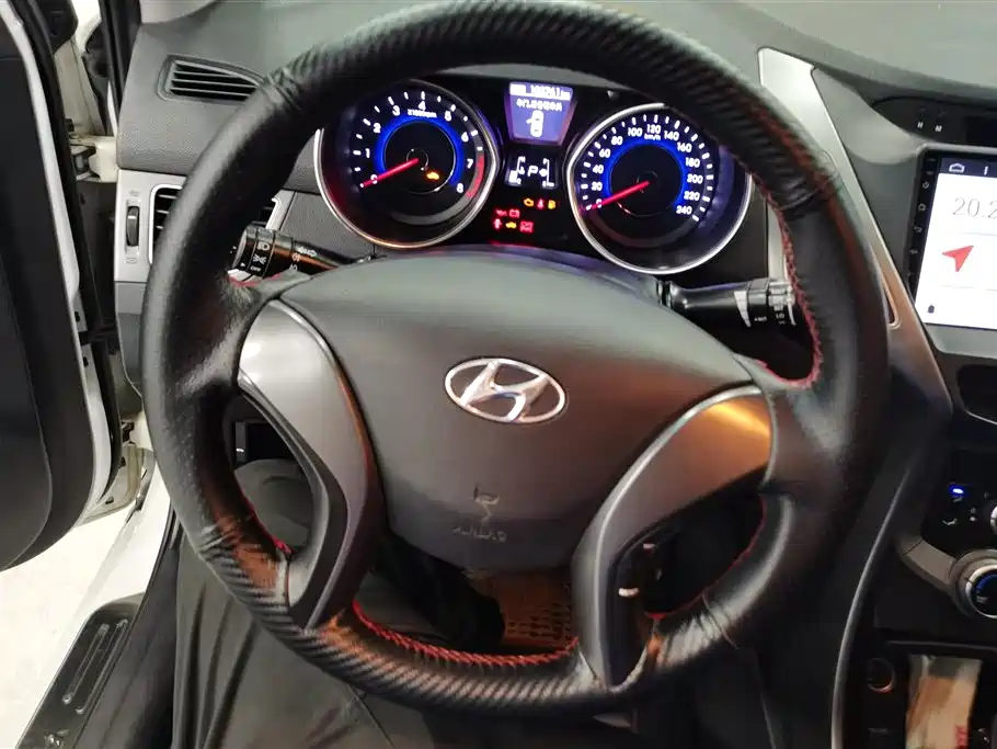 Hyundai Elantra Langdong 2016 — фото 15