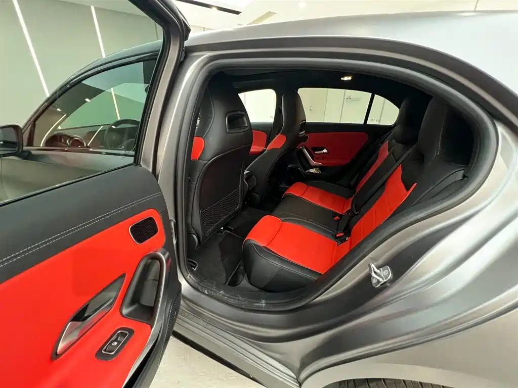 Mercedes-Benz A-Class AMG 2025 — фото 9