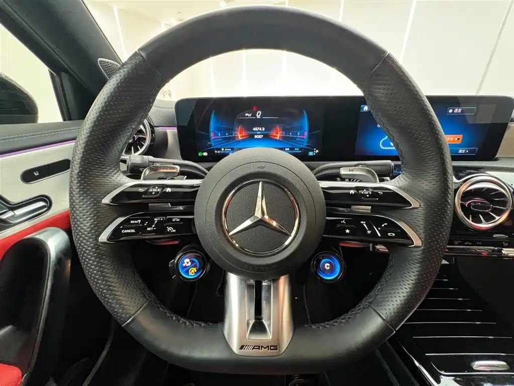 Mercedes-Benz A-Class AMG 2025 — фото 8