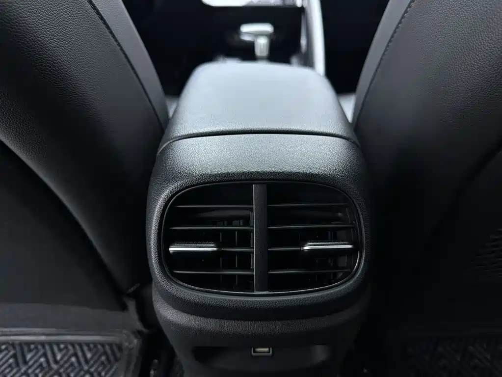 Hyundai Elantra 2023 — фото 20