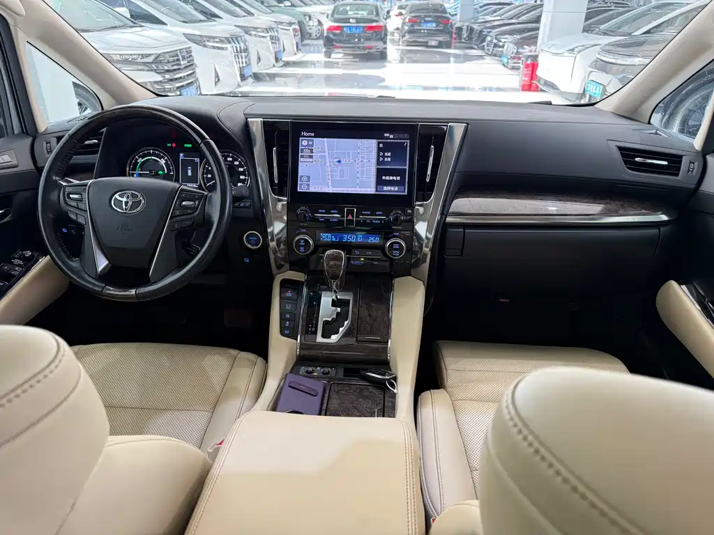 Toyota Vellfire 2021 — фото 15