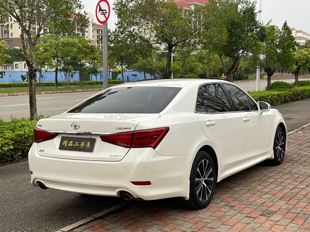 Toyota Crown 2019 — фото 10