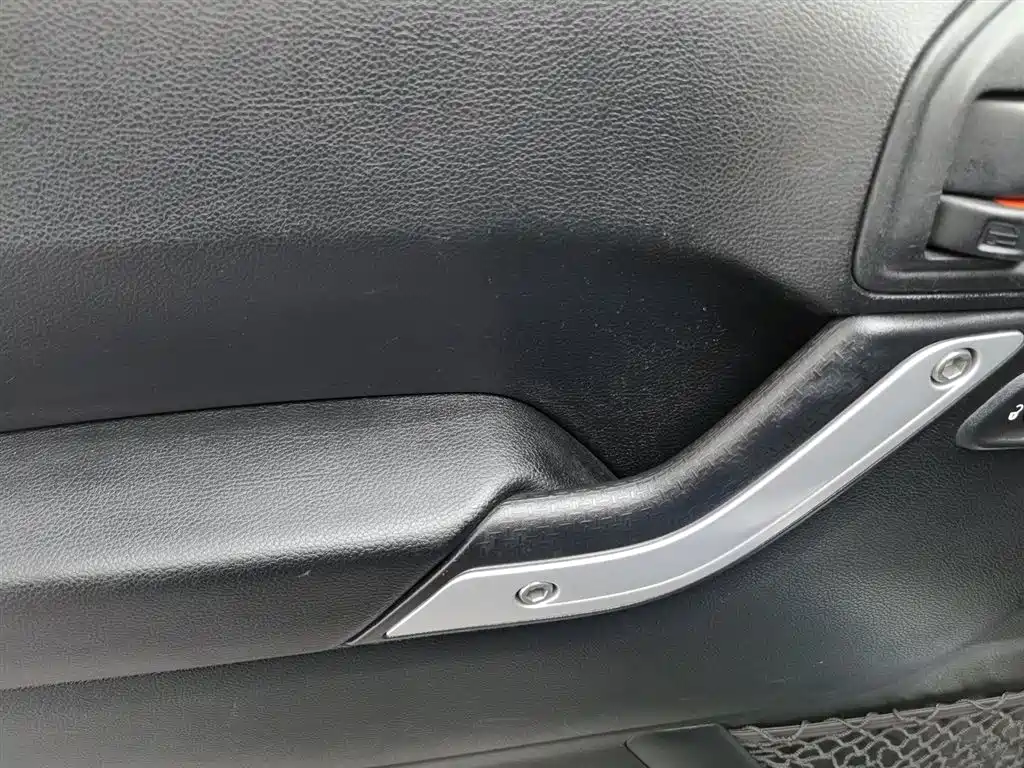 Jeep Wrangler 2016 — фото 9