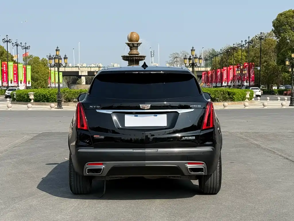 Cadillac XT5 2021 — фото 8