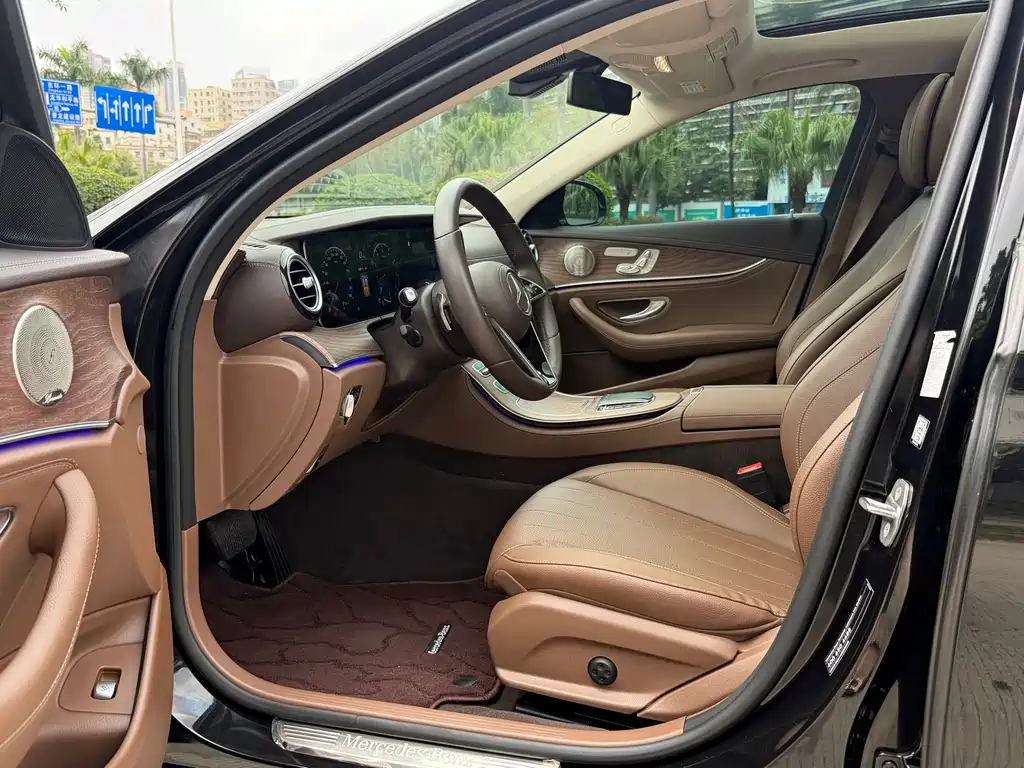 Mercedes-Benz E-Class 2023 — фото 8