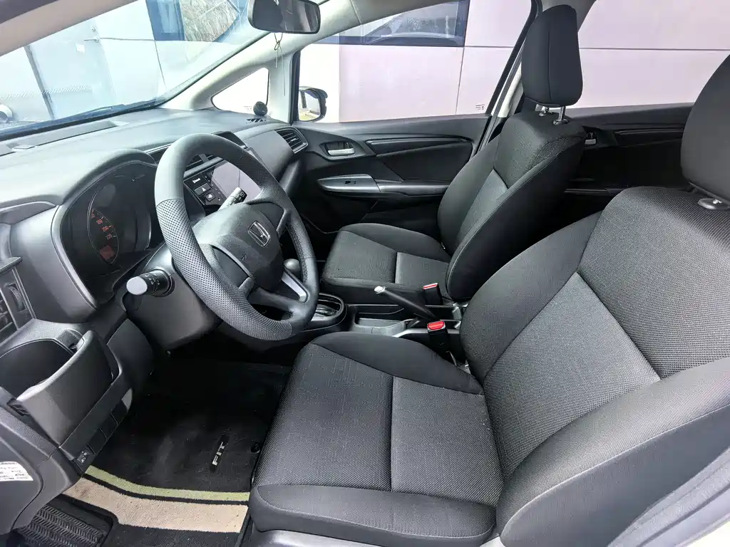 Honda Fit 2018 — фото 9