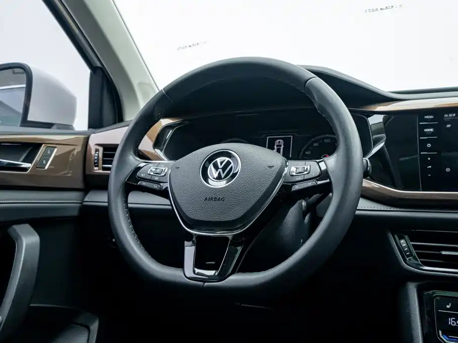 Volkswagen Tharu 2022 — фото 11