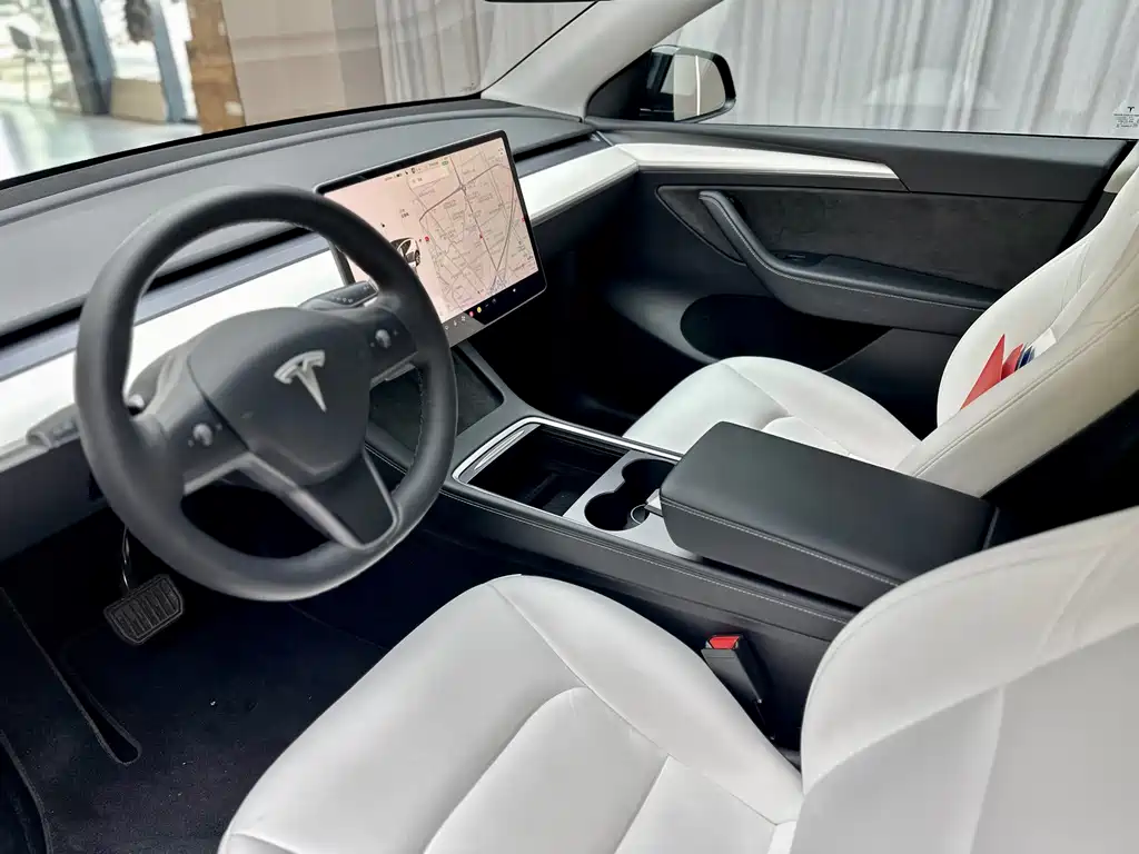 Tesla Model Y 2022 — фото 4