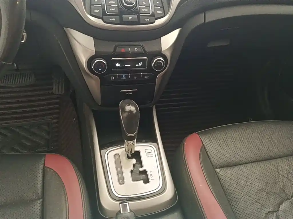 Changan Eado XT 2016 — фото 14
