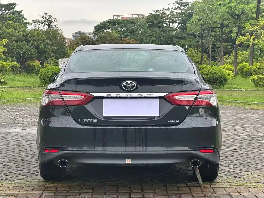 Toyota Camry 2019 — фото 10