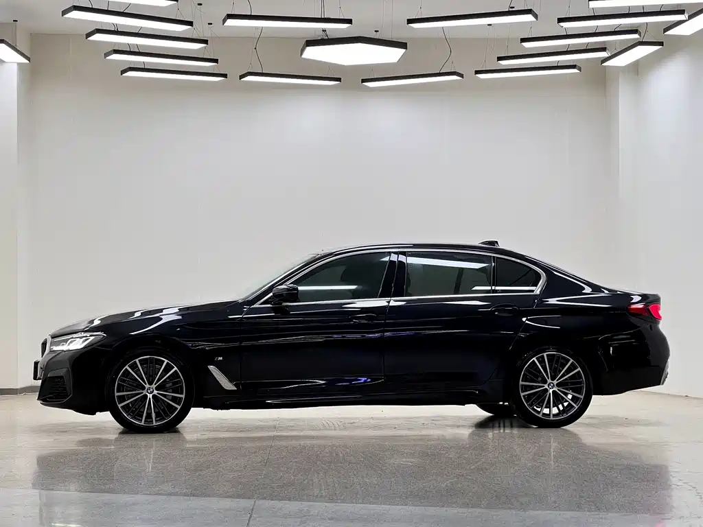 BMW 5 Series 2022