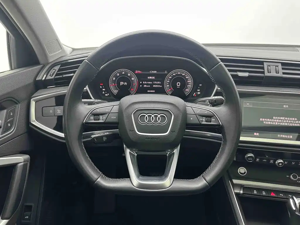 Audi Q3 2022 — фото 18