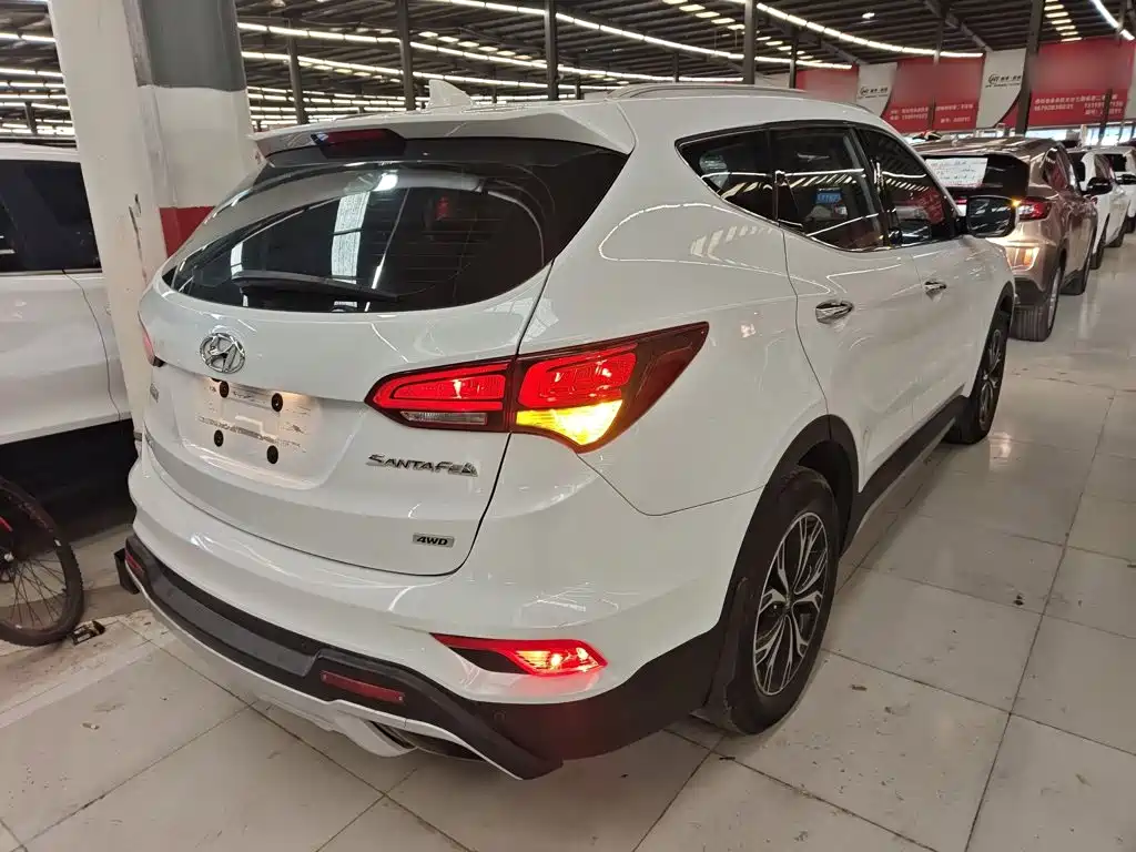 Hyundai Santa Fe 2017