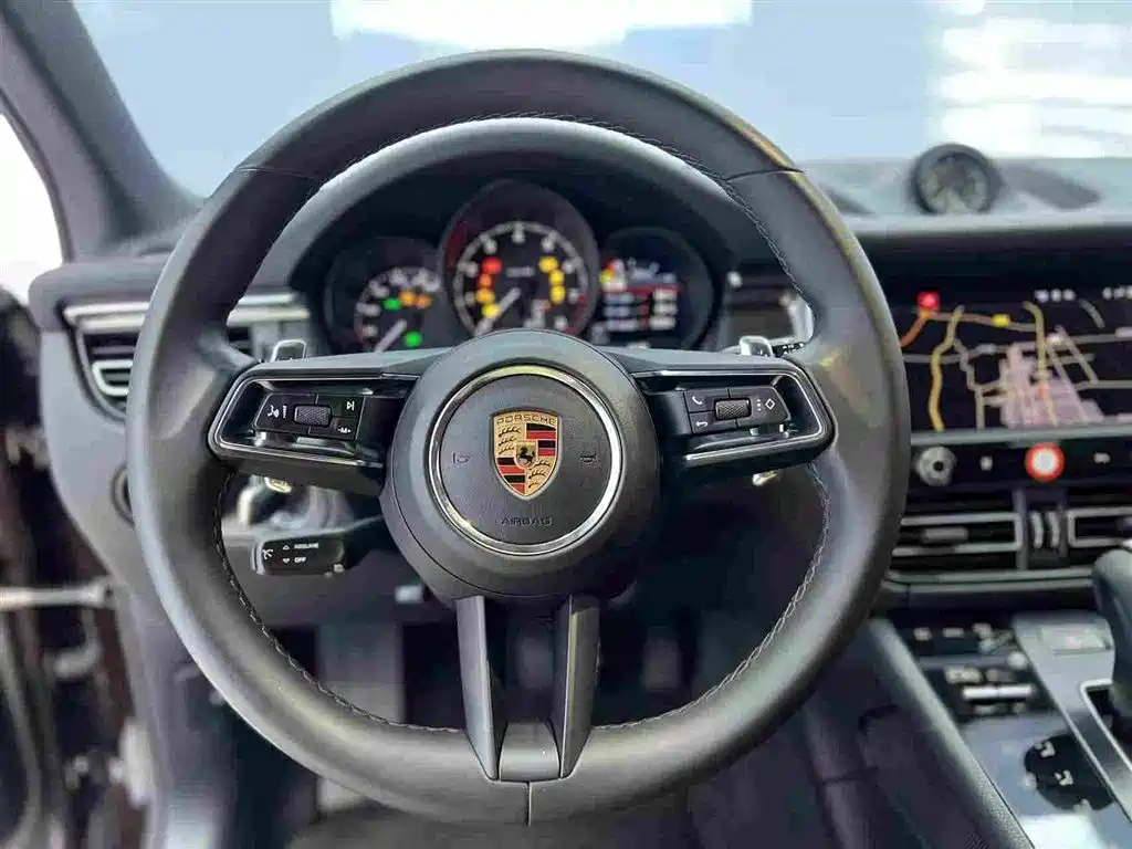 Porsche Macan 2023 — фото 12