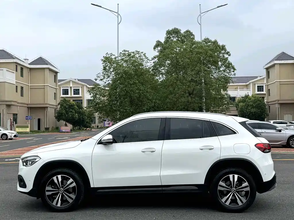 Mercedes-Benz GLA 2021 — фото 9
