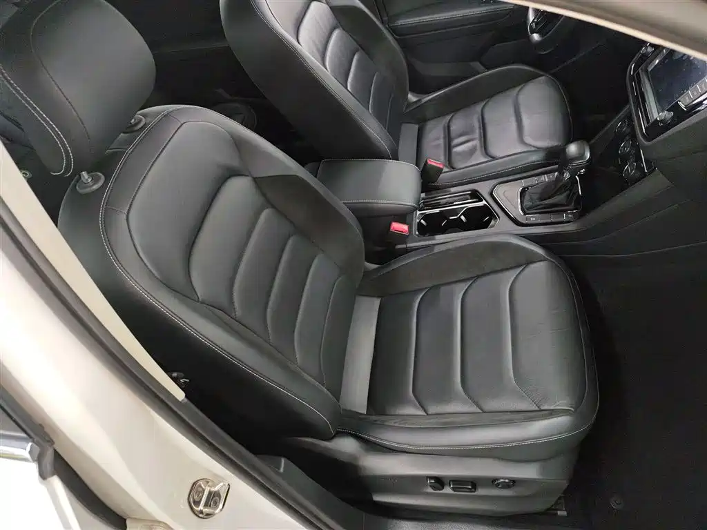 Volkswagen Tiguan L 2018 — фото 25