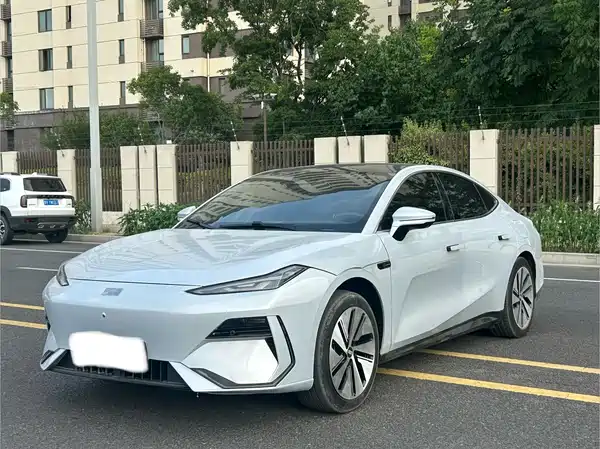 Geely Galaxy E8 2024