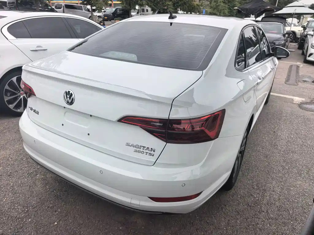 Volkswagen Sagitar 2022