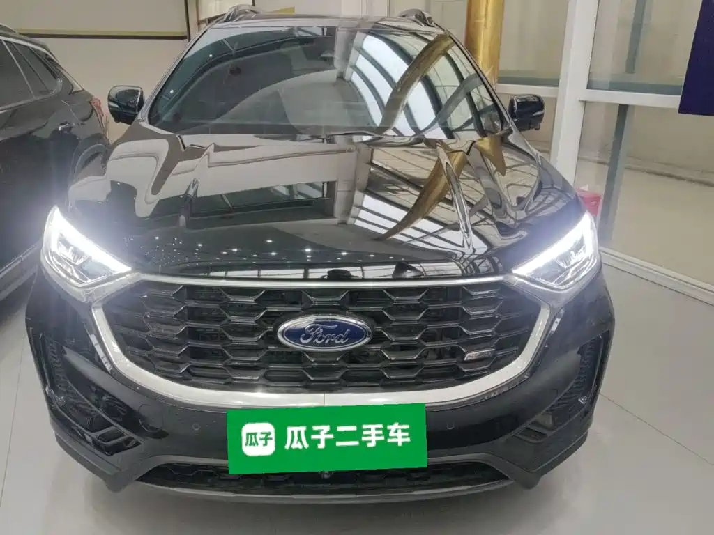 Ford Edge 2023 — фото 19