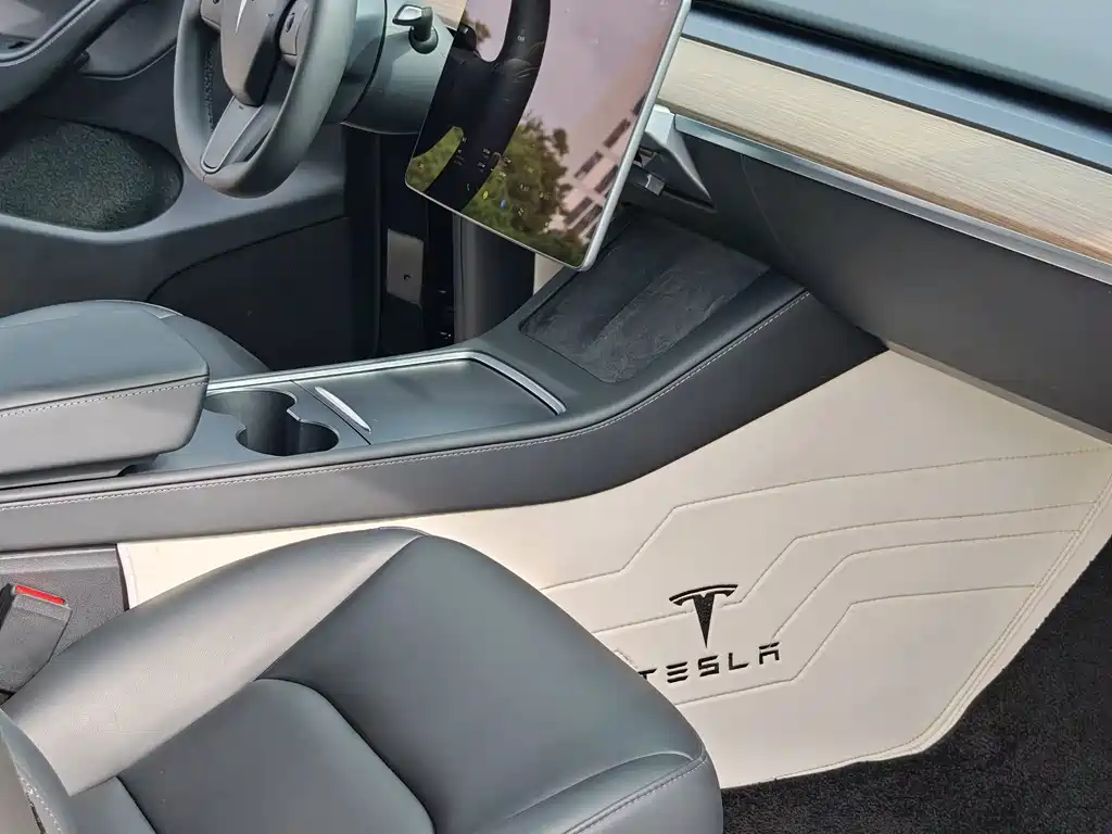 Tesla Model Y 2023 — фото 19