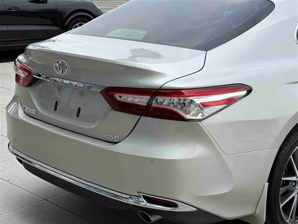 Toyota Camry 2024 — фото 9