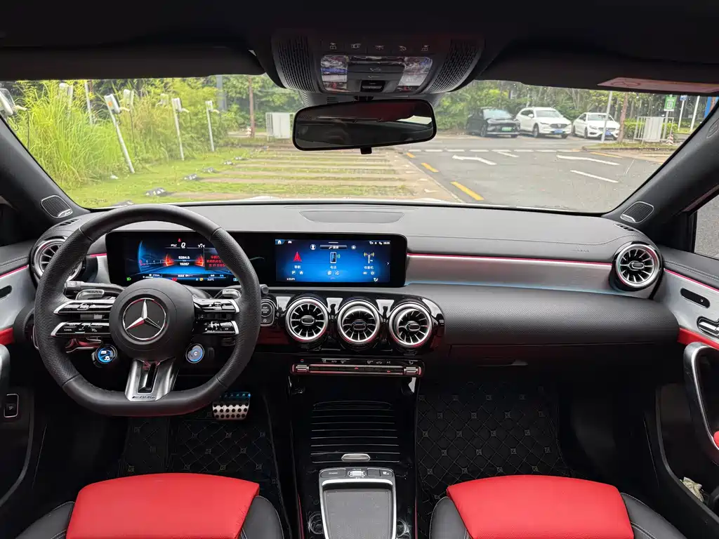 Mercedes-Benz A-Class AMG 2024 — фото 17