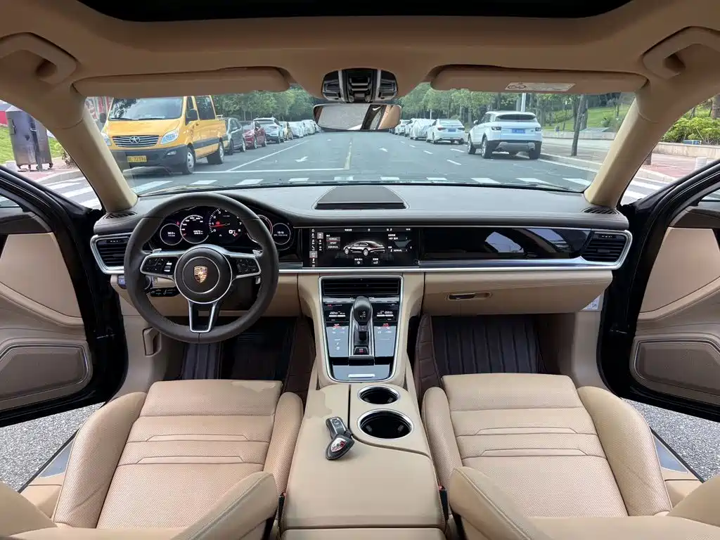 Porsche Panamera 2018 — фото 10