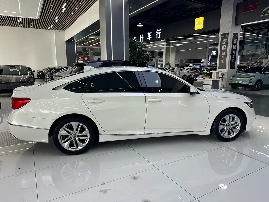 Honda Accord 2019 — фото 21