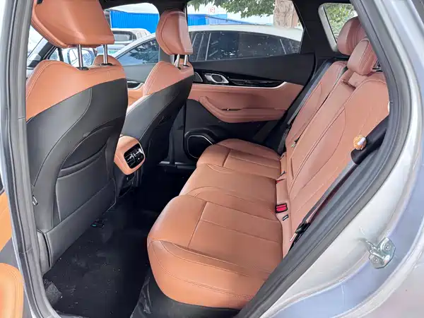 Geely Boyue L 2025