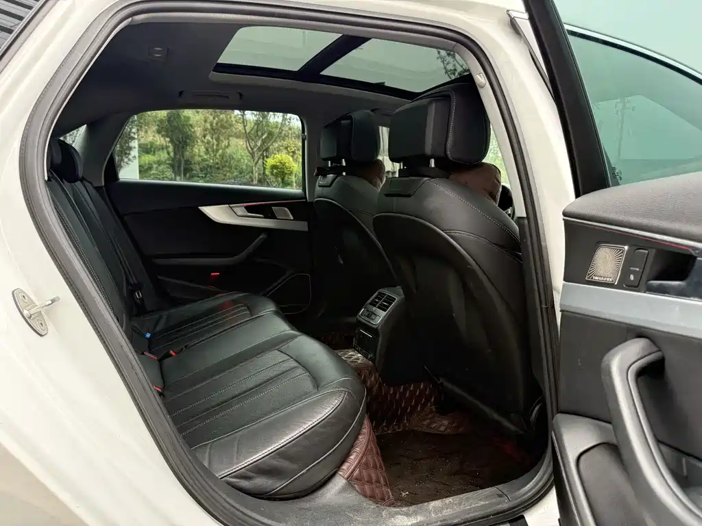 Audi A4L 2021