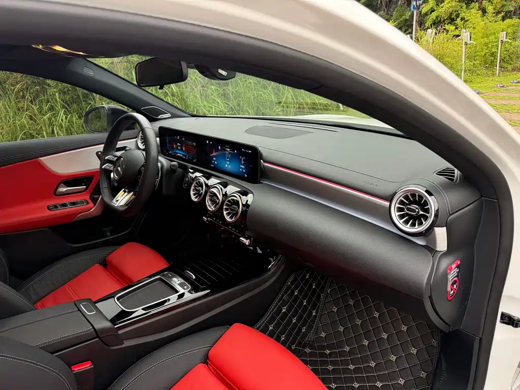 Mercedes-Benz A-Class AMG 2024 — фото 13