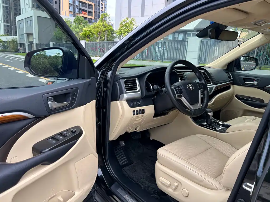 Toyota Highlander 2018 — фото 8