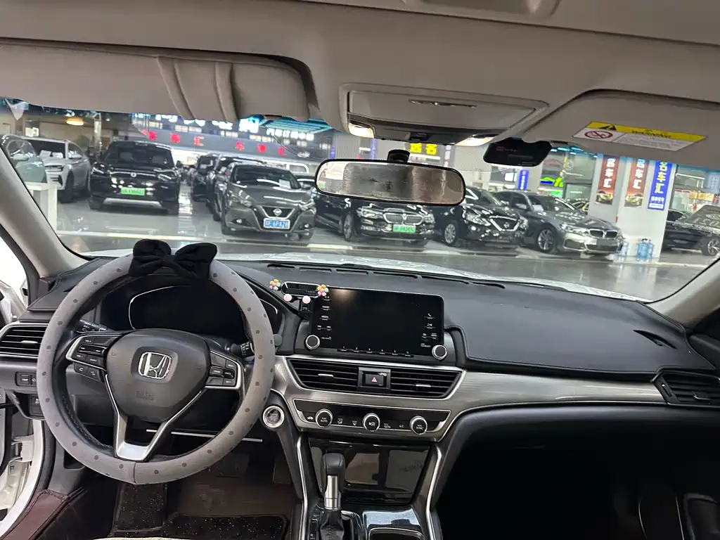 Honda Accord 2019 — фото 11