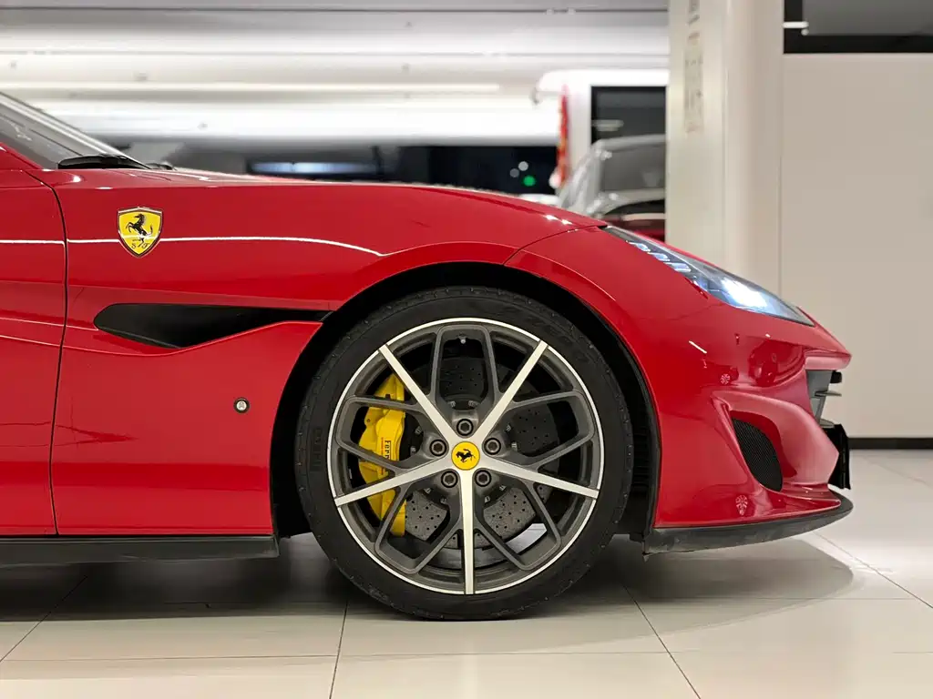 Ferrari Portofino 2019 — фото 17