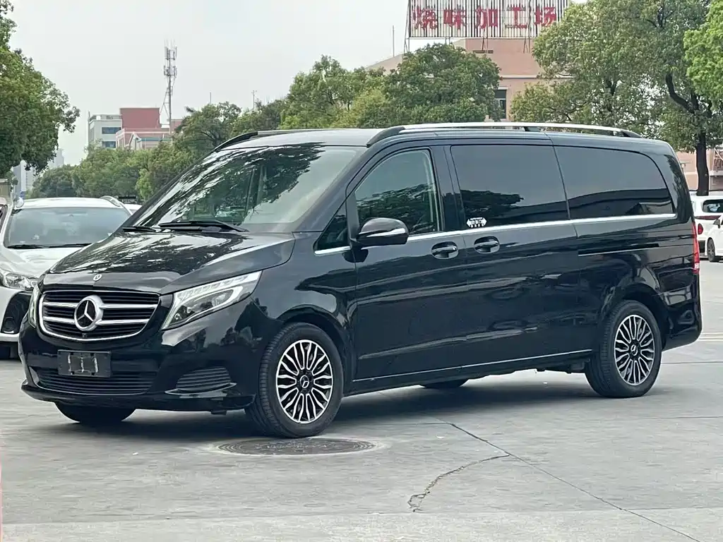 Mercedes-Benz V-Class 2018 — фото 1