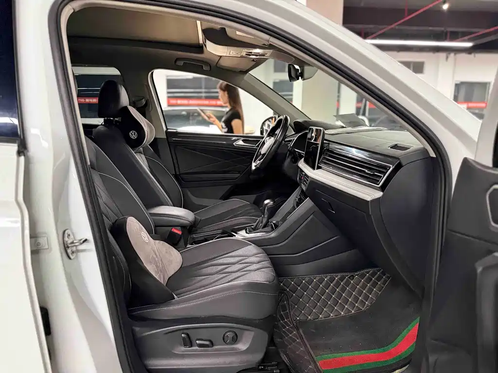 Volkswagen Tiguan L 2023 — фото 17