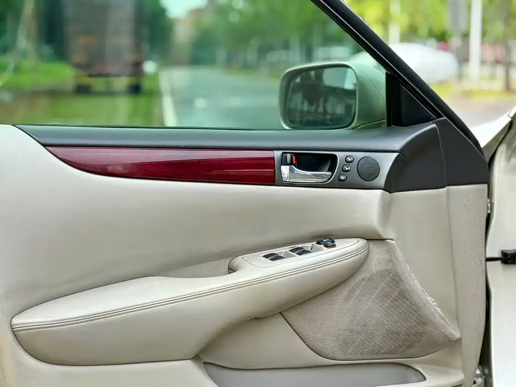 Lexus ES 2004 — фото 10