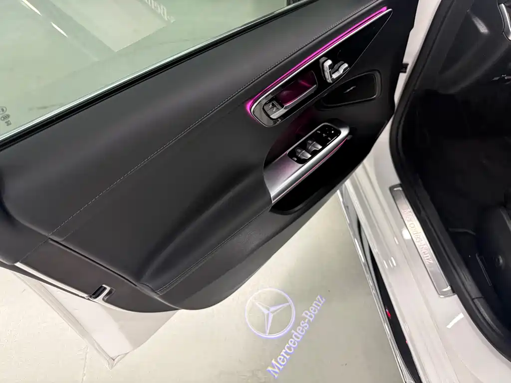 Mercedes-Benz C-Class 2026 — фото 9