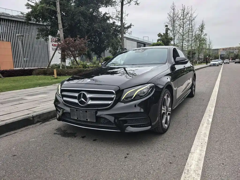 Mercedes-Benz E-Class 2016 — фото 1