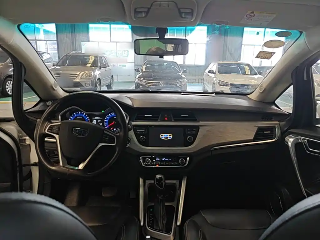 Geely Vision X3 2018 — фото 10